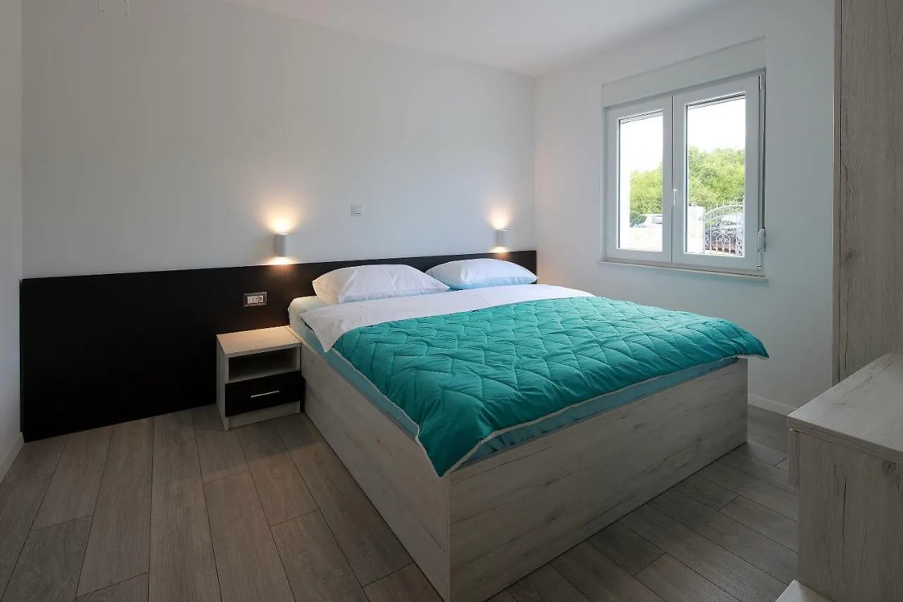 Apartamento Apartmani Judita Pinezići