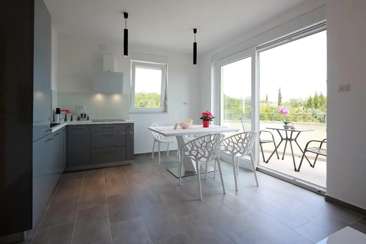 Apartmani Judita Pinezići 0*,  Croacia