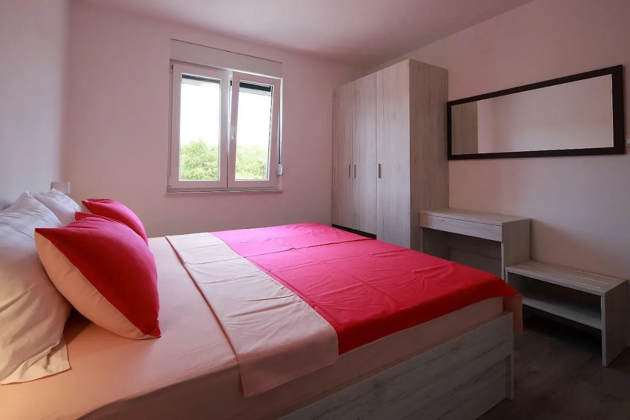 Apartmani Judita Pinezići