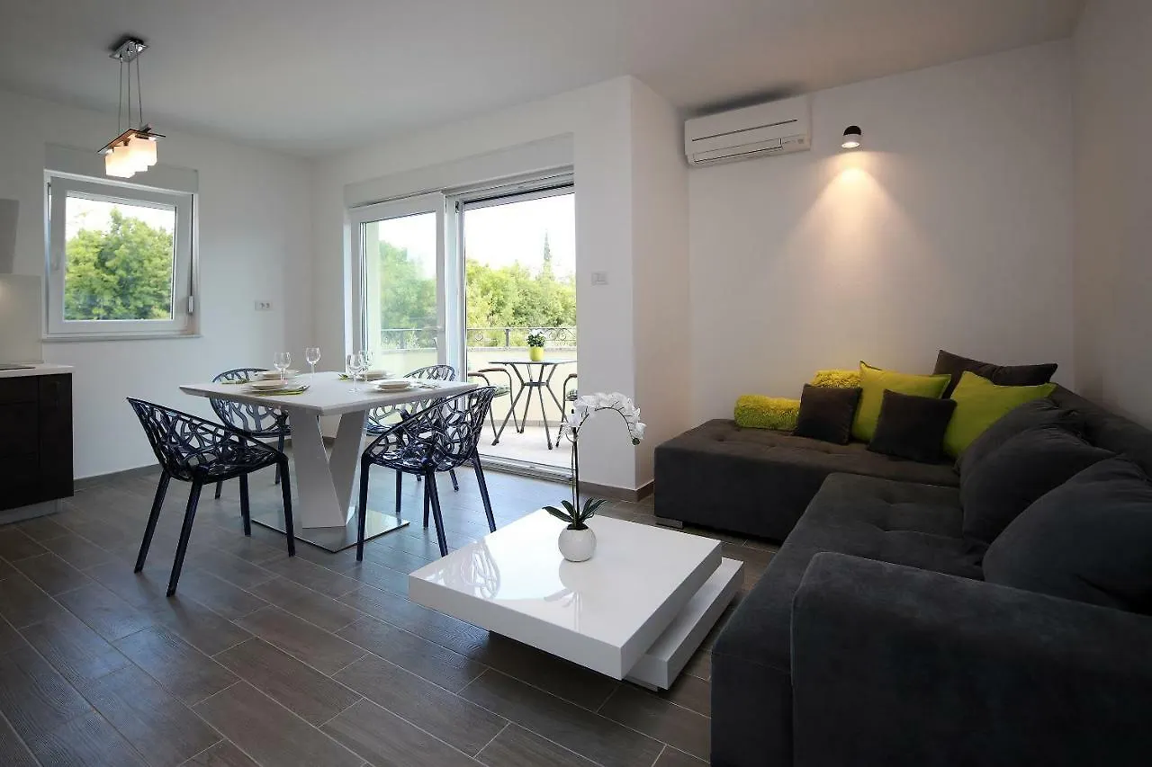 Apartamento Apartmani Judita Pinezići