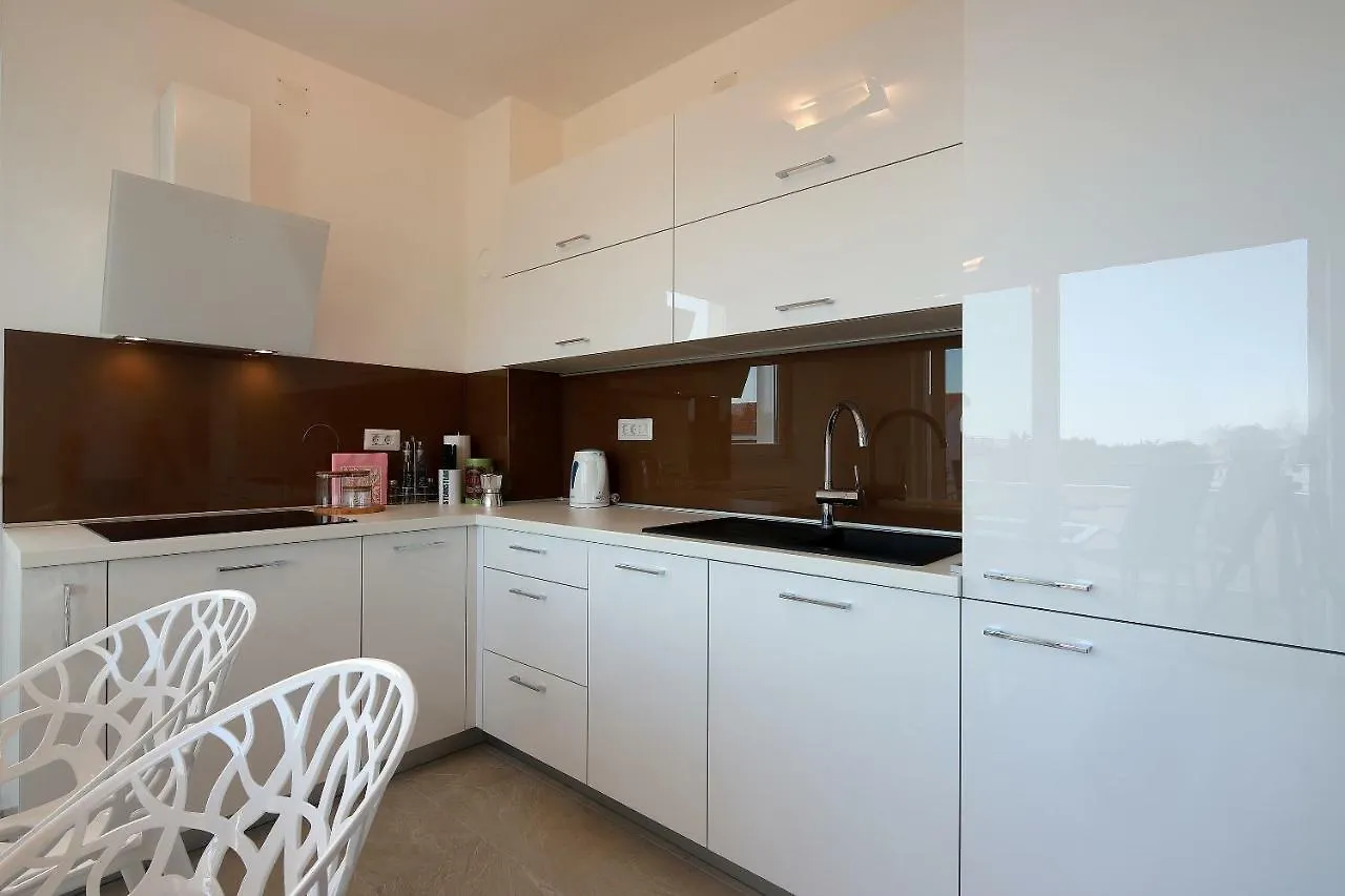 Apartmani Judita Pinezići
